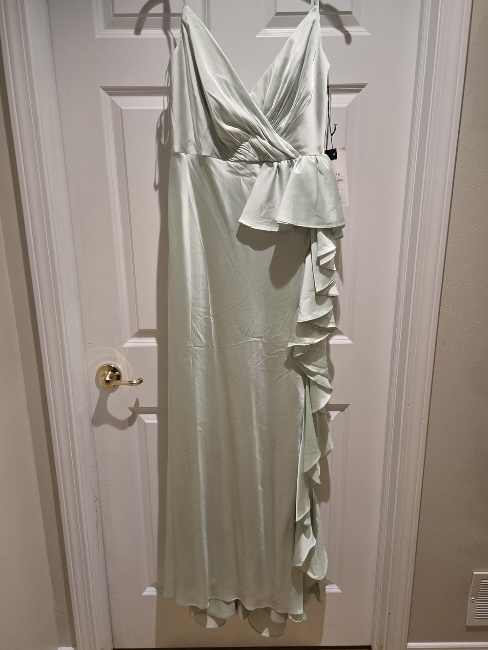 NWT - Mac Duggal Pistachio Satin Ruffle Maxi Dress - Size 10.      Style 67815